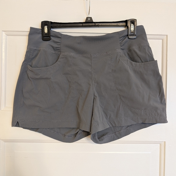 Mountain Hardwear Dynama 4in Short in Light Storm - Medium - Picture 3 of 10